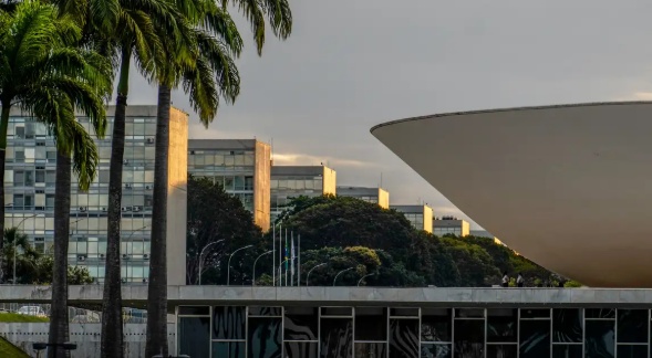 Congresso se aproxima do recesso sem votar PEC 6x1 e PL da Misoginia