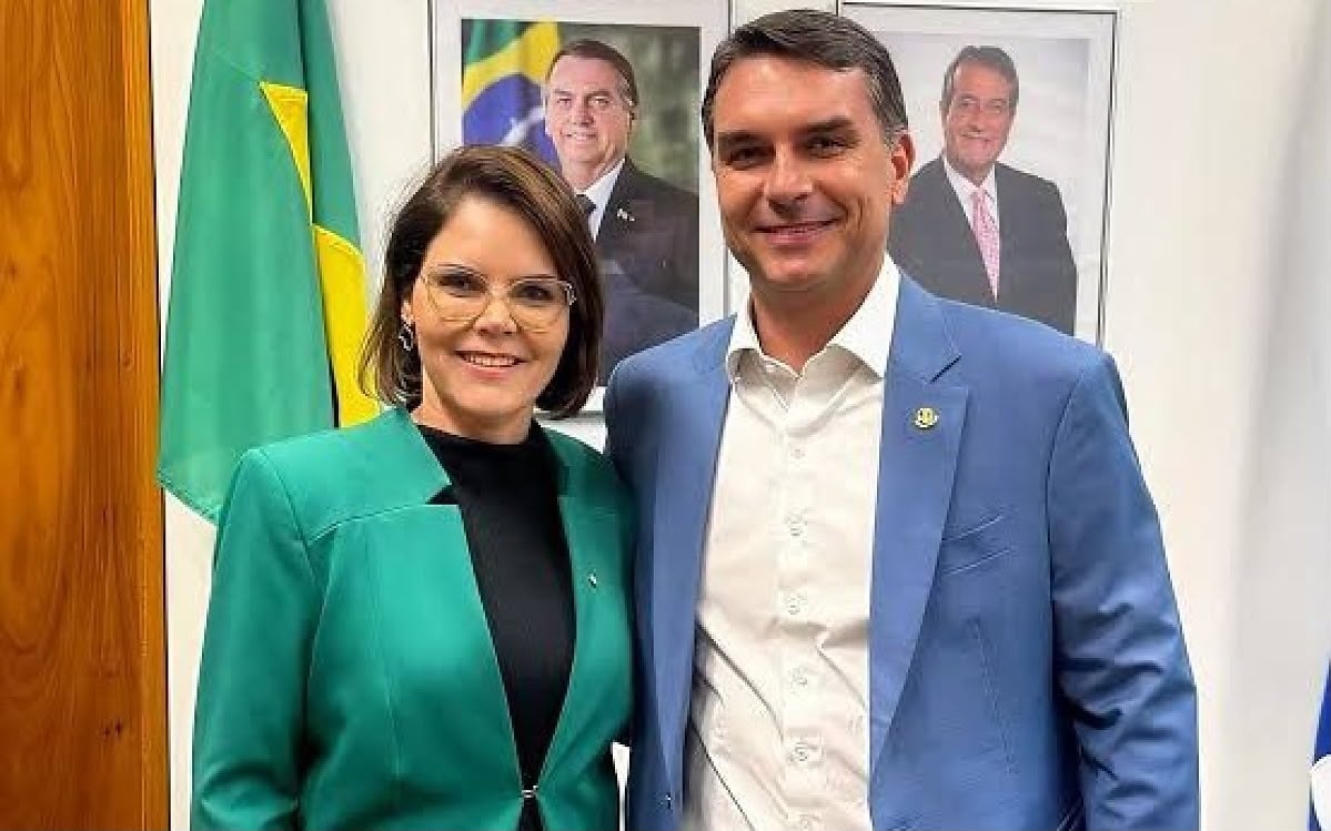 Coronel Fernanda vê perseguição de Alexandre de Moraes contra Flávio Bolsonaro