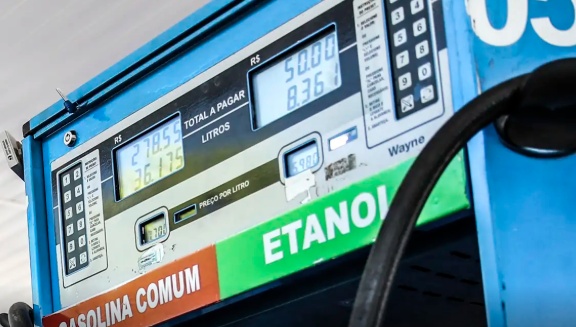 Conselho eleva de 30% para 32% teor de etanol na gasolina por 180 dias