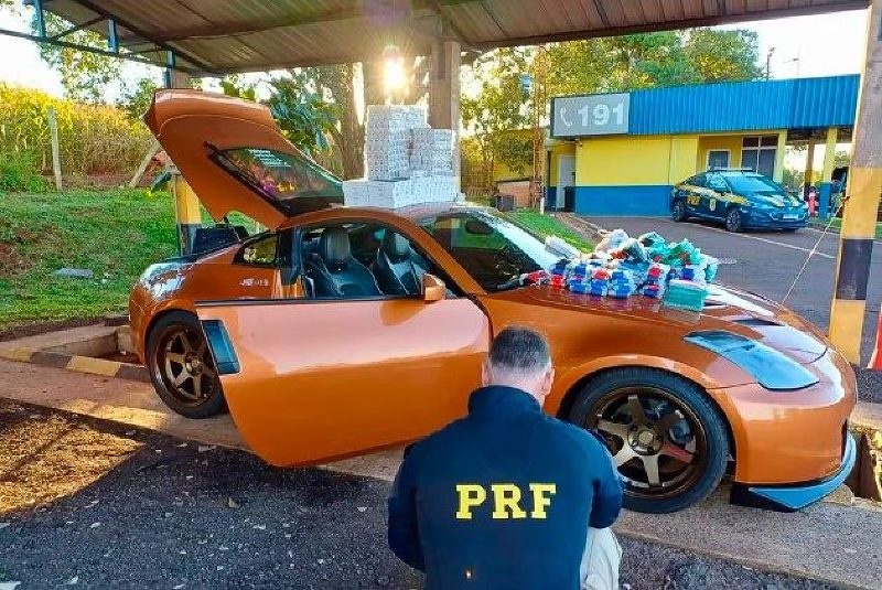 Homem pede para ir ao banheiro e foge da PRF deixando carro com celulares e medicamentos