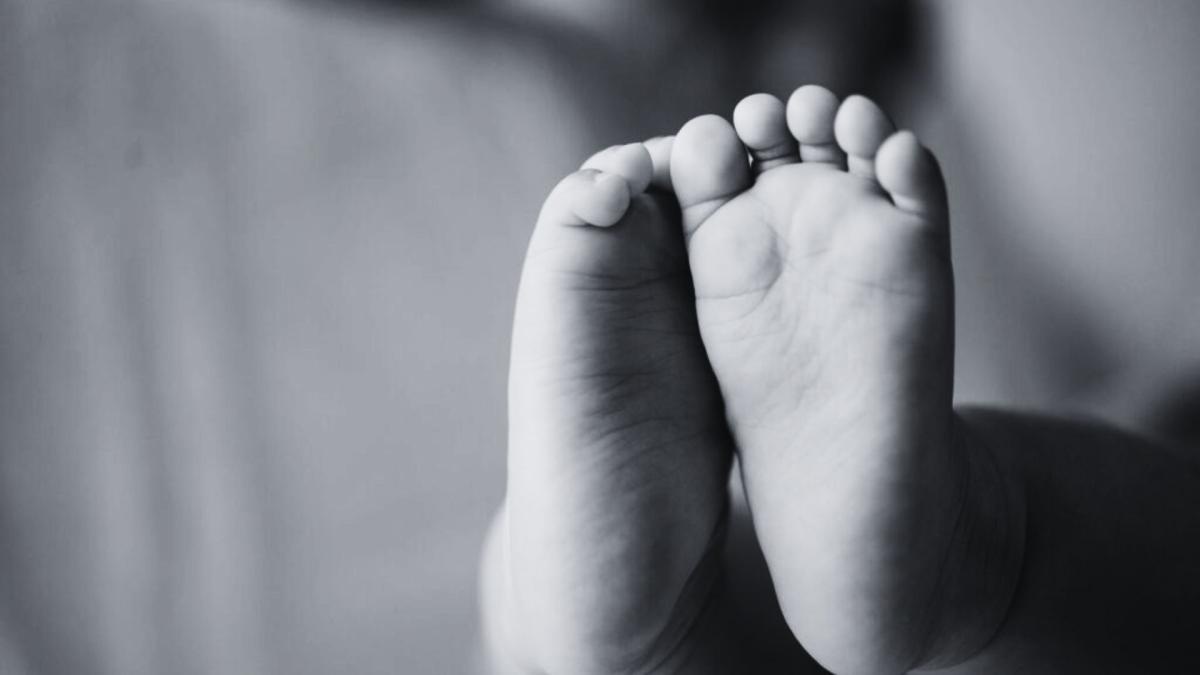 Mãe é apreendida por tentar sufocar bebê com travesseiro em MT