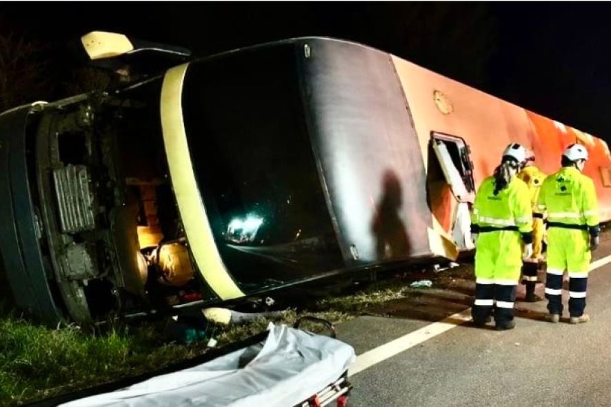 Ônibus com 36 passageiros tomba em rodovia de MT; 9 ficam feridos