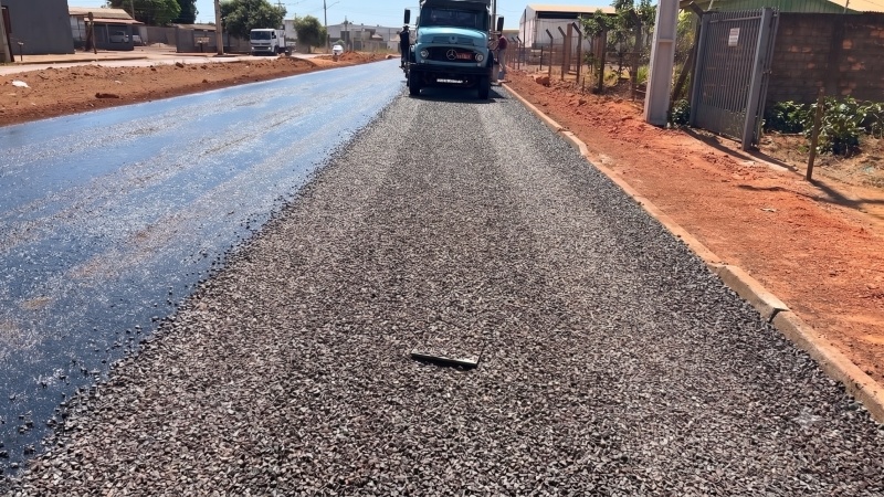 Prefeitura de Sinop avança na pavimentação da Estrada Dalva