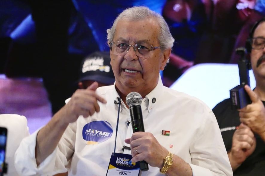 Jayme chora, diz respeitar resultado, mas cita 'poder da máquina'