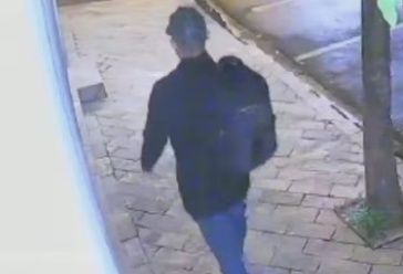 Açougueiro é filmado com sacos antes de corpo ser achado