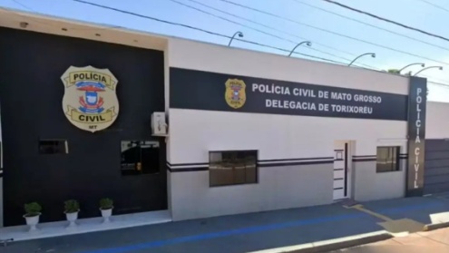 Mulher esfaqueia marido e se esconde em galinheiro até ser localizada pela polícia em MT